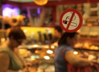 Kαθολική απαγόρευση καπνίσματος για την εξάλειψη Πνευμονοπαθειών