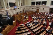 Αντιπαράθεση μεταξύ ΣΥΡΙΖΑ - ΝΔ στη Βουλή για τη διαπραγμάτευση