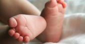 Κυπαρισσία: Ελεύθερος με όρους ο 20χρονος που κακοποίησε το βρέφος του (vid)