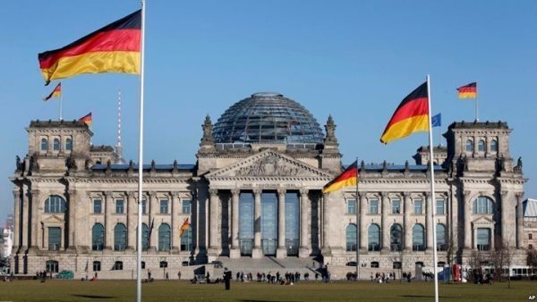 Σάλος στην Γερμανία: Οργάνωση σχεδίαζε πραξικόπημα και απαγωγή του υπουργού Υγείας