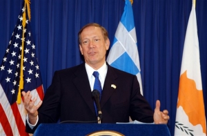 Αποσύρεται ο Τζορτζ Πατάκι από τον αγώνα για το ρεπουμπλικανικό χρίσμα