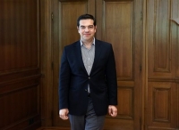 Τσίπρας: Ένα χρόνο μετά το δημοψήφισμα συνεχίζουμε με το κεφάλι ψηλά