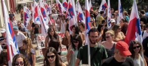 ΠΑΜΕ: Συγκέντρωση στις 19:00 της Παρασκευής στην Ομόνοια