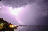 Χαλάει ο καιρός: Καταιγίδες και πτώση της θερμοκρασίας από το Σάββατο