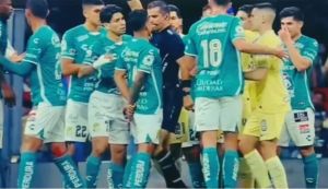 Μεξικό: Διαιτητής χτυπάει ποδοσφαιριστή στα γεννητικά όργανα