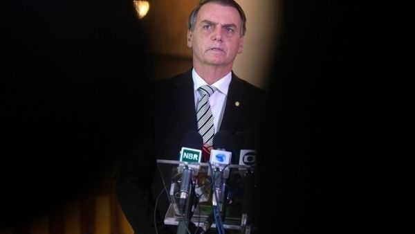 Βραζιλία: Ο Μπολσονάρου αναγνωρίζει πως έκανε «κάποια λάθη»