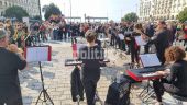 Θεσσαλονίκη: «Πλημμύρισε» από νότες το κέντρο της πόλης (pics &amp; vid)