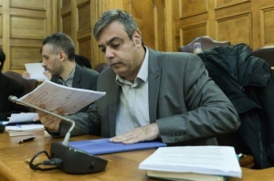 Στο βάθος... απολύσεις στο Δημόσιο