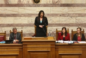 Ακύρωση μνημονιακών ρυθμίσεων λόγω απουσίας των έγκλειστων της Χ.Α. θέτει η Κωνσταντοπούλου