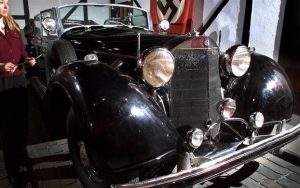 Ο άνθρωπος που κοιμάται στο κρεβάτι του Χίτλερ