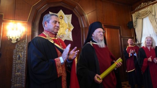 Οικουμενικός Πατριάρχης: Αναγορεύτηκε Επίτιμος Διδάκτορας του Πανεπιστημίου Κύπρου