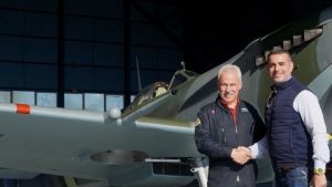 Το θρυλικό Spitfire του Β’ ΠΠ στον ουρανό της Θεσσαλονίκης – Eνθουσιασμένος δηλώνει ο Βρετανός πιλότος του
