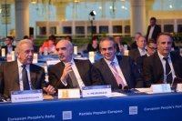 Στo γήπεδο της Μαδρίτης η διαμάχη για την ηγεσία της Νέας Δημοκρατίας