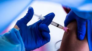 Handelsblatt: Η Ευρώπη χρειάζεται πιστοποιητικό εμβολιασμού – τώρα
