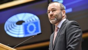 Βέμπερ: «Επείγει μια συντονισμένη προσέγγιση της ΕΕ για την αντιμετώπιση του ινδικού στελέχους»
