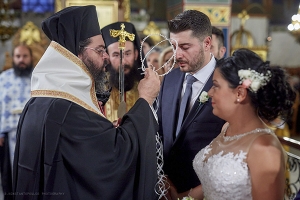 Ενώπιον Θεού και πέντε μητροπολιτών!