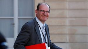 DW: Ένα δευτεροκλασάτο στέλεχος στο Μέγαρο Ματινιόν