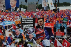 Προεκλογική δίνη βίας, αυταρχισμού και αστάθειας