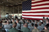 Ο υπουργός Άμυνας των ΗΠΑ στην αεροπορική βάση του Ιντσιρλίκ