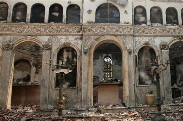 Εβαλαν φωτιά σε εκκλησία για να γυρίσουν τουρκικό σίριαλ