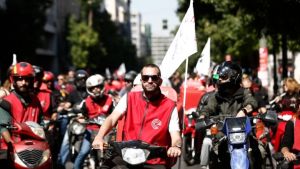 Θεσσαλονίκη: Μοτοπορεία διανομέων για τον θάνατο του συναδέλφου τους