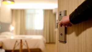 Υπουργείο Τουρισμού: Διευκρινίσεις για την αναστολή λειτουργίας των ξενοδοχείων