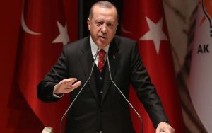 Προκλητικός Ερντογάν μετά την Ελληνογαλλική συμφωνία – Τουρκικό σύμβολο ο βυζαντινός αετός!(vid)