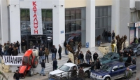 Κατάληψη στα γραφεία του ΟΓΑ από μέλη του ΠΑΜΕ