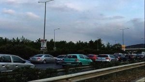 Σοβαρή κυκλοφοριακή συμφόρηση στα διόδια Νέων Μαλγάρων λόγω δύο καραμπόλων