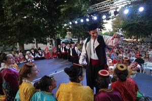 Ο χορός, το τραγούδι και το παιχνίδι στην παράδοση μας