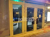 Θεσσαλονίκη: Επίθεση με λοστούς σε υποκατάστημα τράπεζας στο κέντρο (pics)