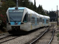 Συνεχίζονται οι τρίωρες στάσεις εργασίας σε τρένα και προαστιακό