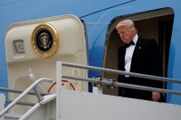 Ο Τραμπ για την απόλυση του διευθυντή του FBI: θα τον έδιωχνα έτσι κι αλλιώς