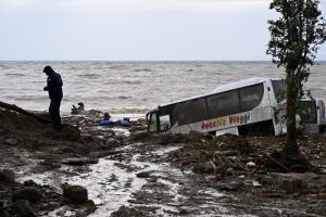 Ιταλία: Aκραία καιρικά φαινόμενα έπληξαν την Ίσκια της νότιας Ιταλίας – 6 νεκροί και 6 αγνοούμενοι