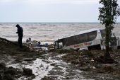 Ιταλία: Aκραία καιρικά φαινόμενα έπληξαν την Ίσκια της νότιας Ιταλίας – 6 νεκροί και 6 αγνοούμενοι