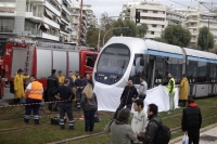 Απεγκλωβισμός ηλικιωμένης από τις γραμμές του Τραμ