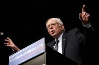 Ο Σάντερς παίρνει το Μίσιγκαν, η Κλίντον το Μισισίπι - κι ο Τραμπ και τα δύο