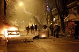 Νύχτα έντασης και επεισοδίων στο Πολυτεχνείου