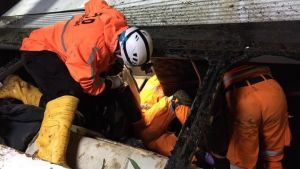 Ινδονησία: 27 νεκροί από πτώση λεωφορείου σε χαράδρα