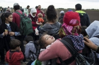 Η Αυστρία αίρει τα έκτακτα μέτρα για την ελεύθερη διέλευση των προσφύγων