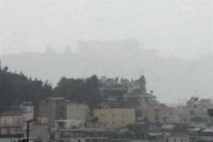 Κυκλοφοριακά προβλήματα από τη νεροποντή στην Αθήνα