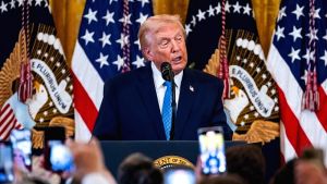 Ο Τραμπ καλεί σε παγκόσμια ενότητα κατά της ισλαμιστικής τρομοκρατίας