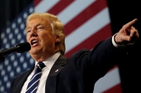 Ο Τραμπ καλεί τη Μόσχα και εκνευρίζει το Πεκίνο