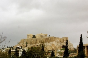 Καιρός: Τοπικές βροχές και πτώση της θερμοκρασίας