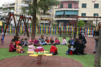 Πειραιάς: Παραδόθηκε στα παιδιά η νέα παιδική χαρά στην πλατεία Πηγάδας
