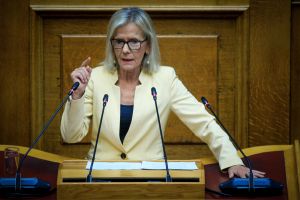 Γιώτα Πούλου στην POLITIC: «Η κυβέρνηση Μητσοτάκη δεν έχει πλέον κανένα λαϊκό έρεισμα»