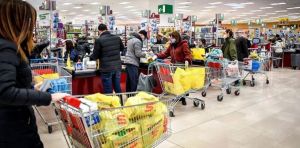 Ιταλία: Νεκρός υπάλληλος σούπερ μάρκετ μετά την επίθεση που δέχθηκε από άνδρα με μαχαίρι