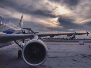 ΗΠΑ: Οι Αρχές καθηλώνουν 171 αεροπλάνα Boeing μετά την αποκόλληση παραθύρου σε πτήση της Alaska Airlines