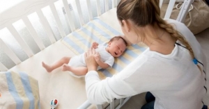 Δικαστική ανατροπή στο όριο ηλικίας των υιοθεσιών