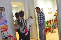 Γιατροί του Κόσμου: Αυξήθηκαν πολύ τα ανεμβολίαστα παιδιά στην Ελλάδα